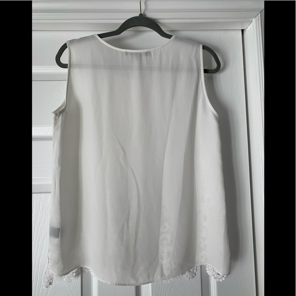 Harve’ Benard textured semi sheer - Picture 2 of 7